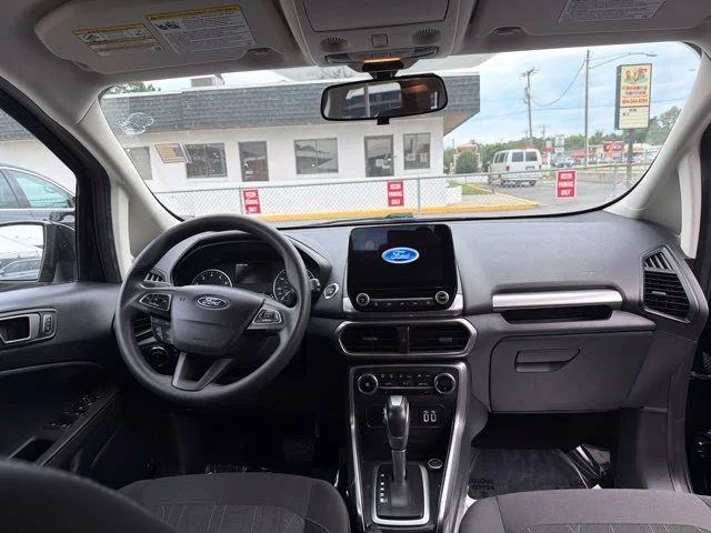 Used 2021 Black Ford SE image 12