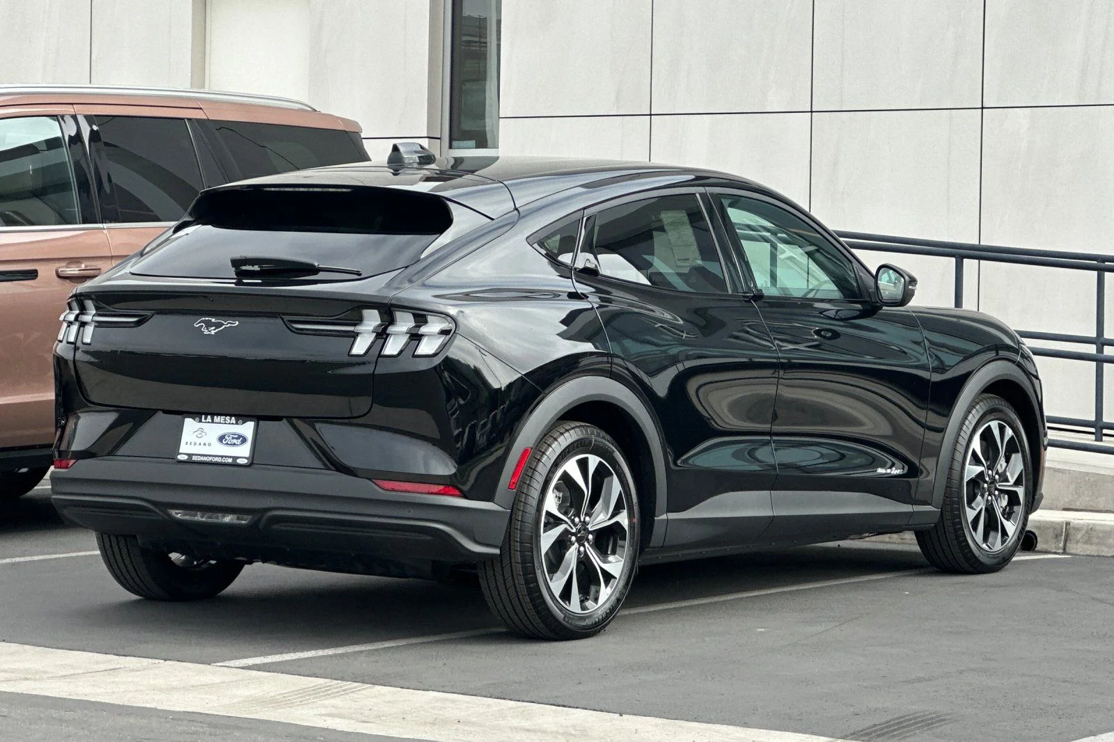 New 2026 Shadow Black Ford Select image 3