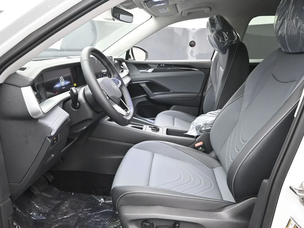 New 2026 White/off-white Volkswagen 2.0T SE image 13