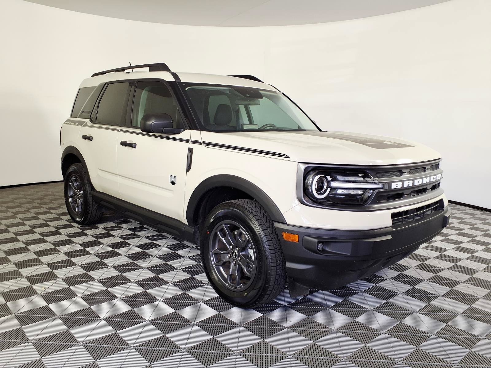 Used 2024  Ford Big Bend image 3
