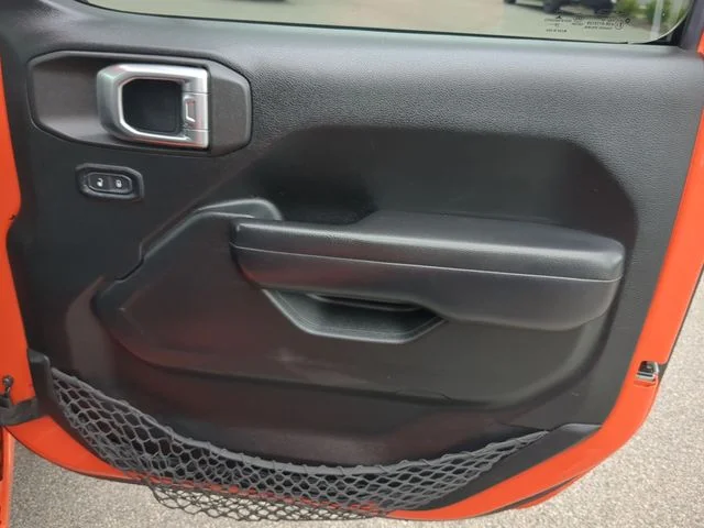 Used 2020 Orange Jeep Sport S image 29
