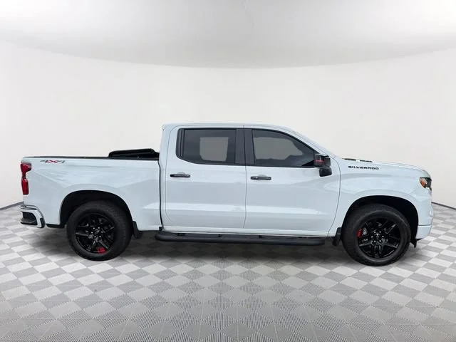 Used 2025 Summit White Chevrolet RST image 4