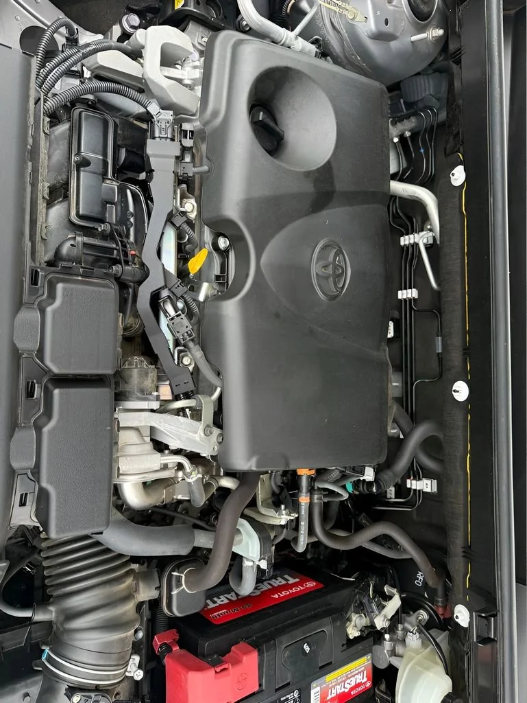 Used 2020  Toyota XLE image 9
