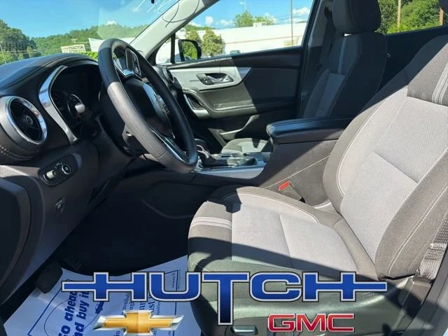 Used 2025 Summit White Chevrolet 2LT image 20