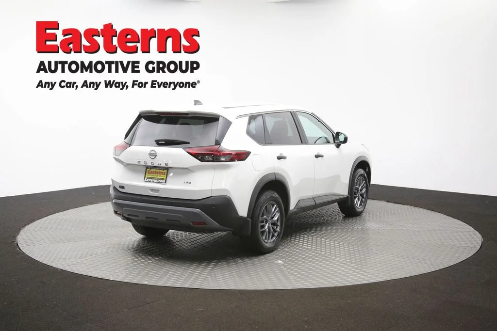 Used 2023 White Nissan S image 42