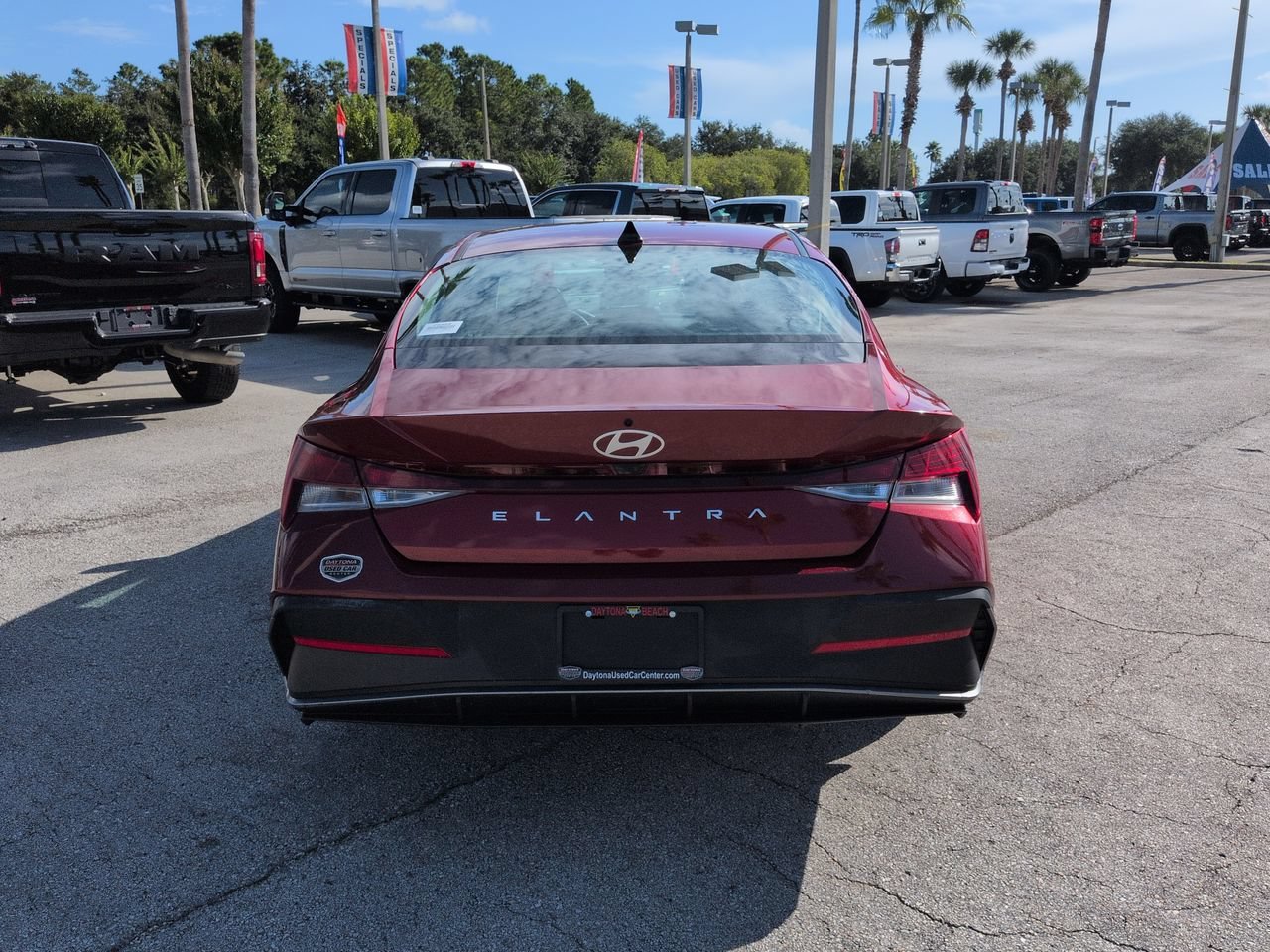 Used 2025 Red Hyundai SE image 5