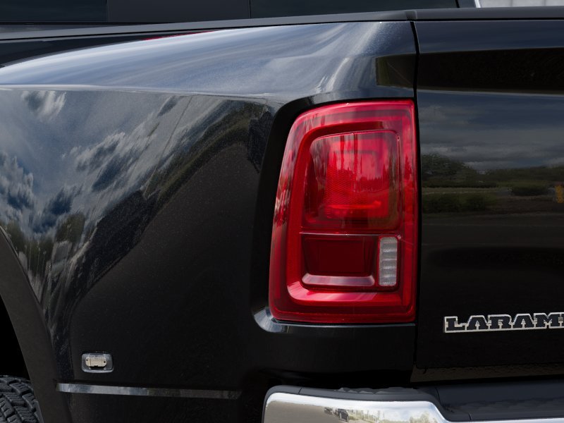 New 2027 Diamond Black Crystal Pearl-Coat Exterior Paint RAM Laramie image 5