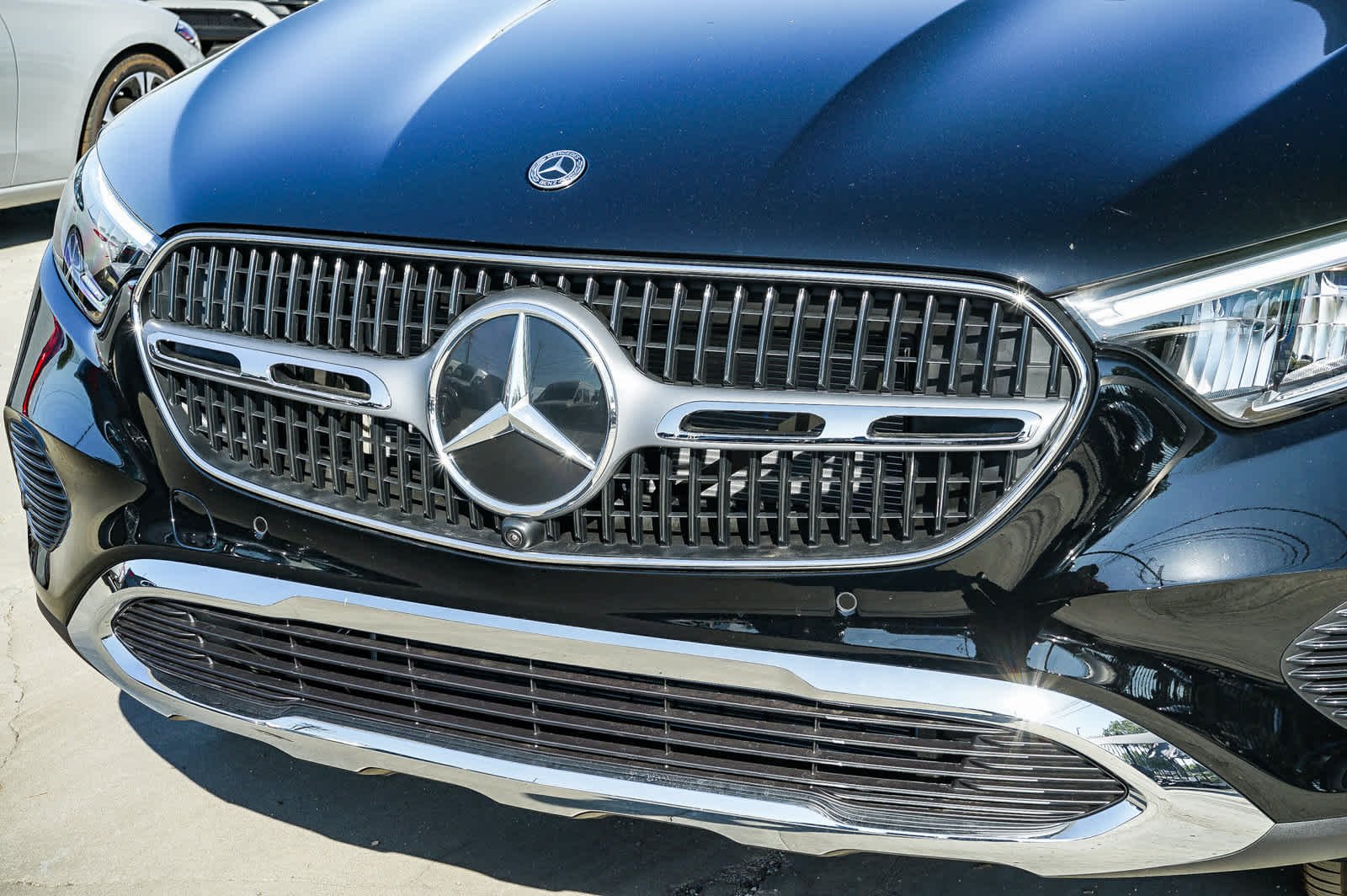 New 2027 Black Mercedes-Benz GLC 300 image 10