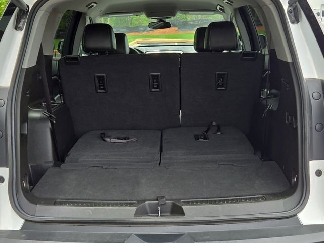 Used 2023 White GMC SLT image 13