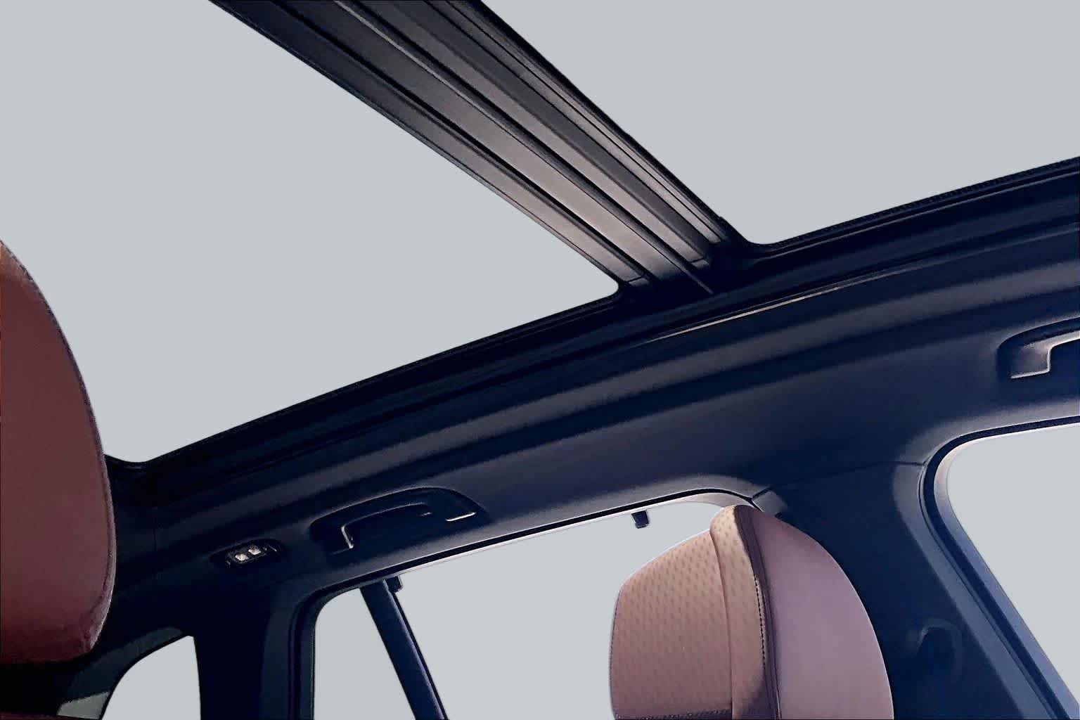 Used 2024 Skyscraper Grey Metallic BMW M60i image 13
