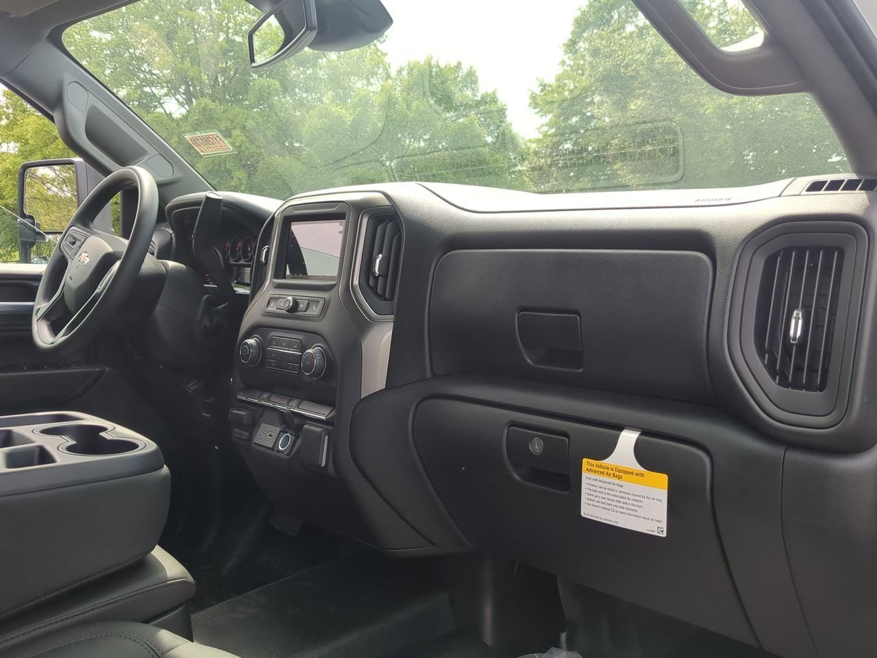 New 2026 Summit White Chevrolet Work Truck image 27