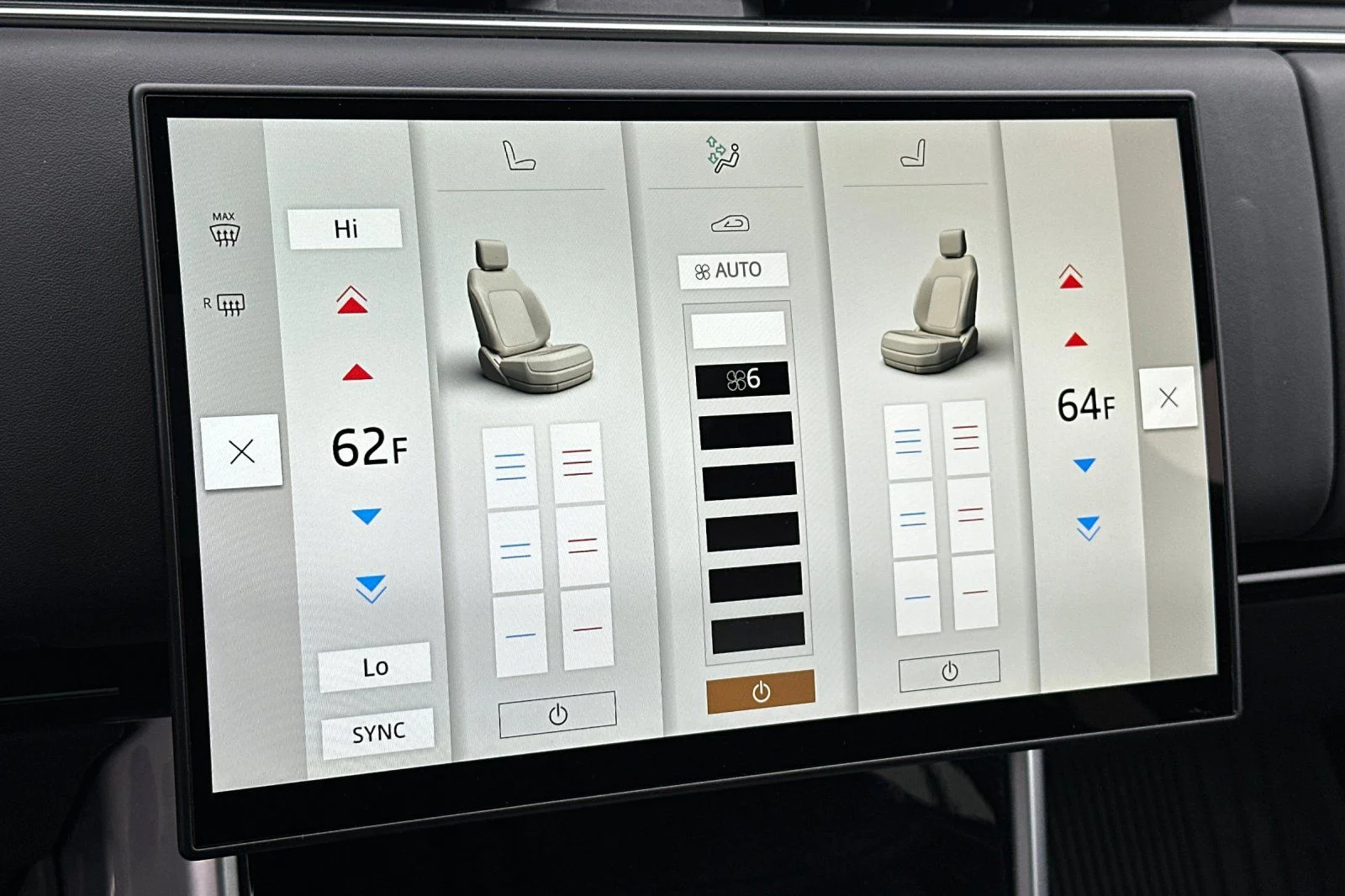 Used 2024 White Land Rover SE image 27