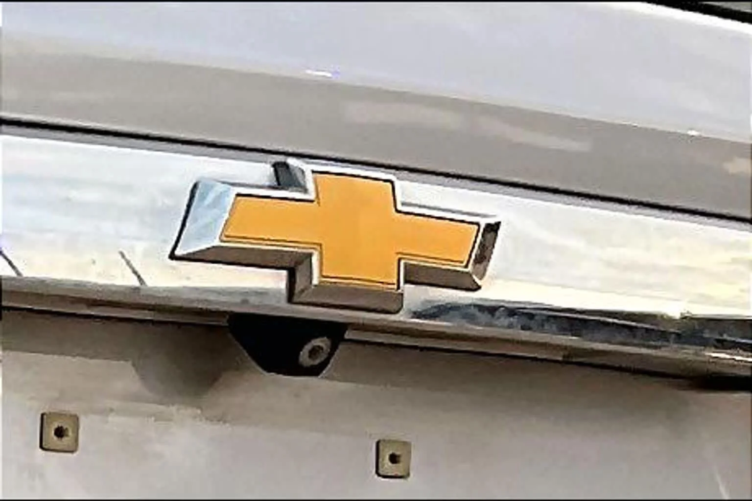 Used 2020 Silver Ice Metallic Chevrolet LS image 29