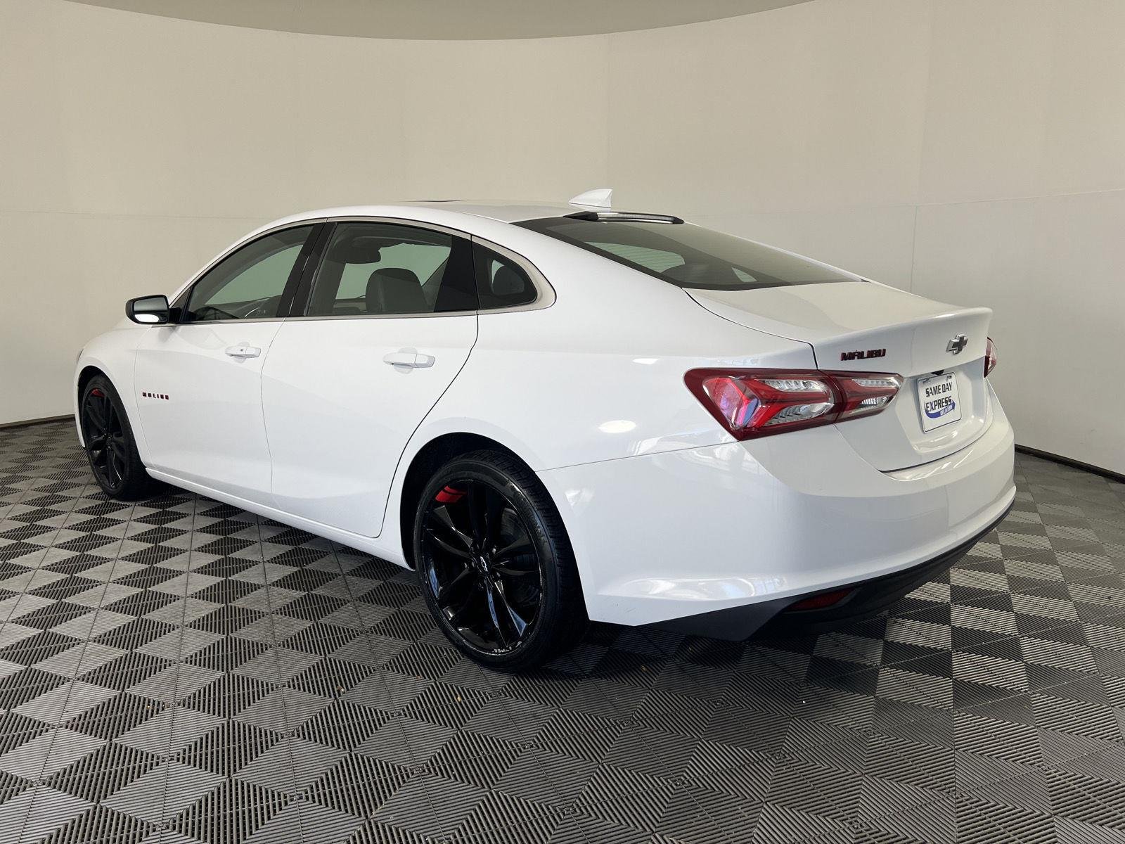 Used 2023 Summit White Chevrolet LT image 28