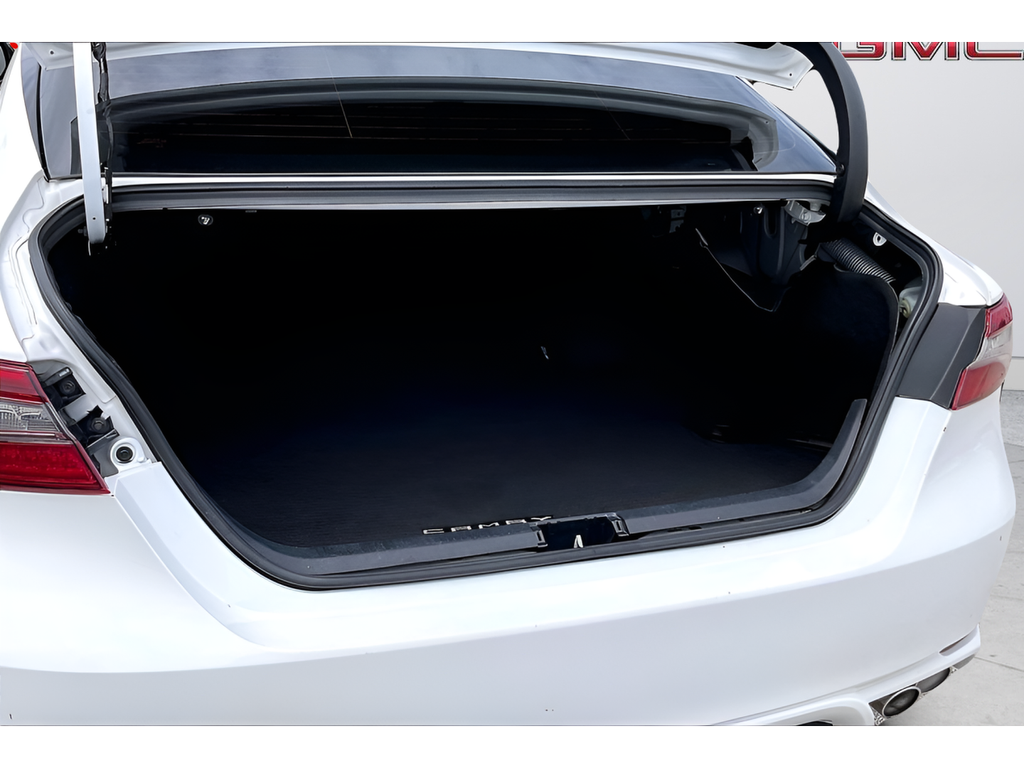 Used 2022 White Toyota XSE V6 image 33