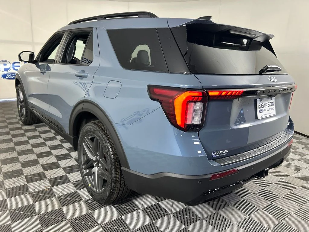 New 2026 Vapor Blue Metallic Ford ST-Line image 8
