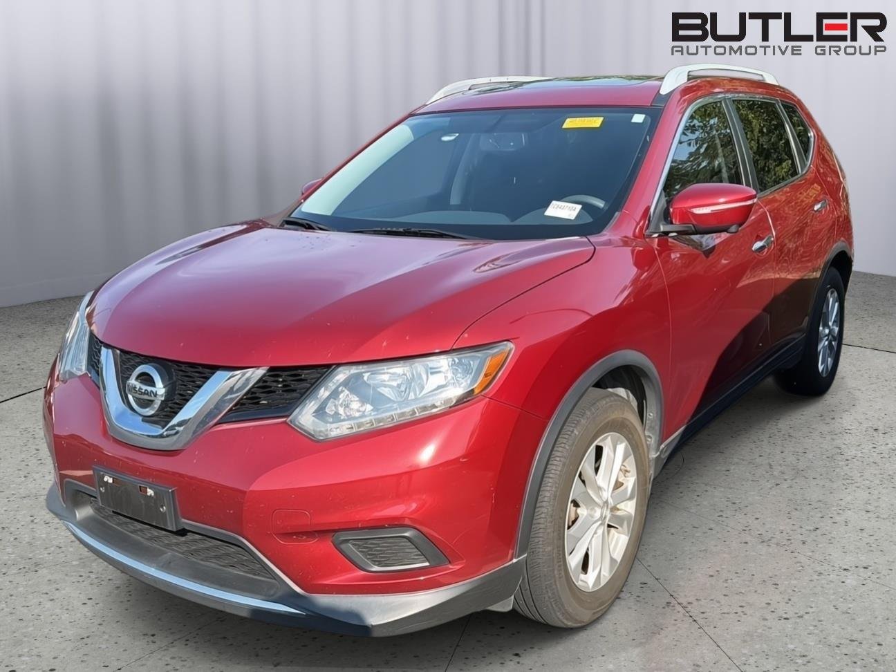 Used 2014 Cayenne Red Nissan SV image 1