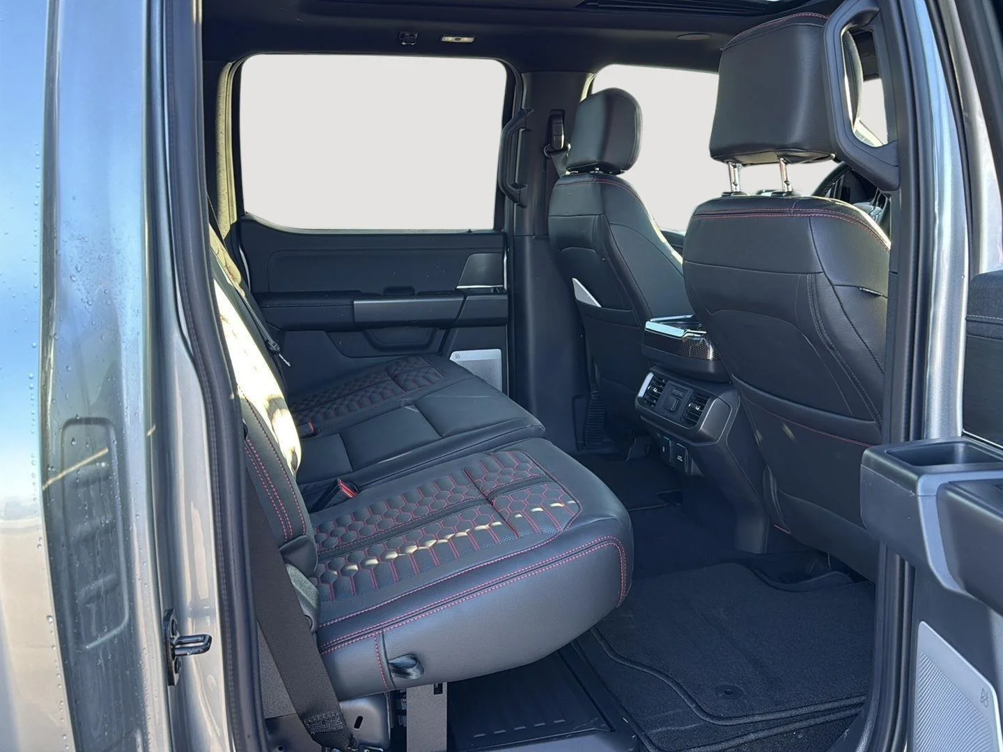 2025 Ford F-150 Lariat - Photo 16
