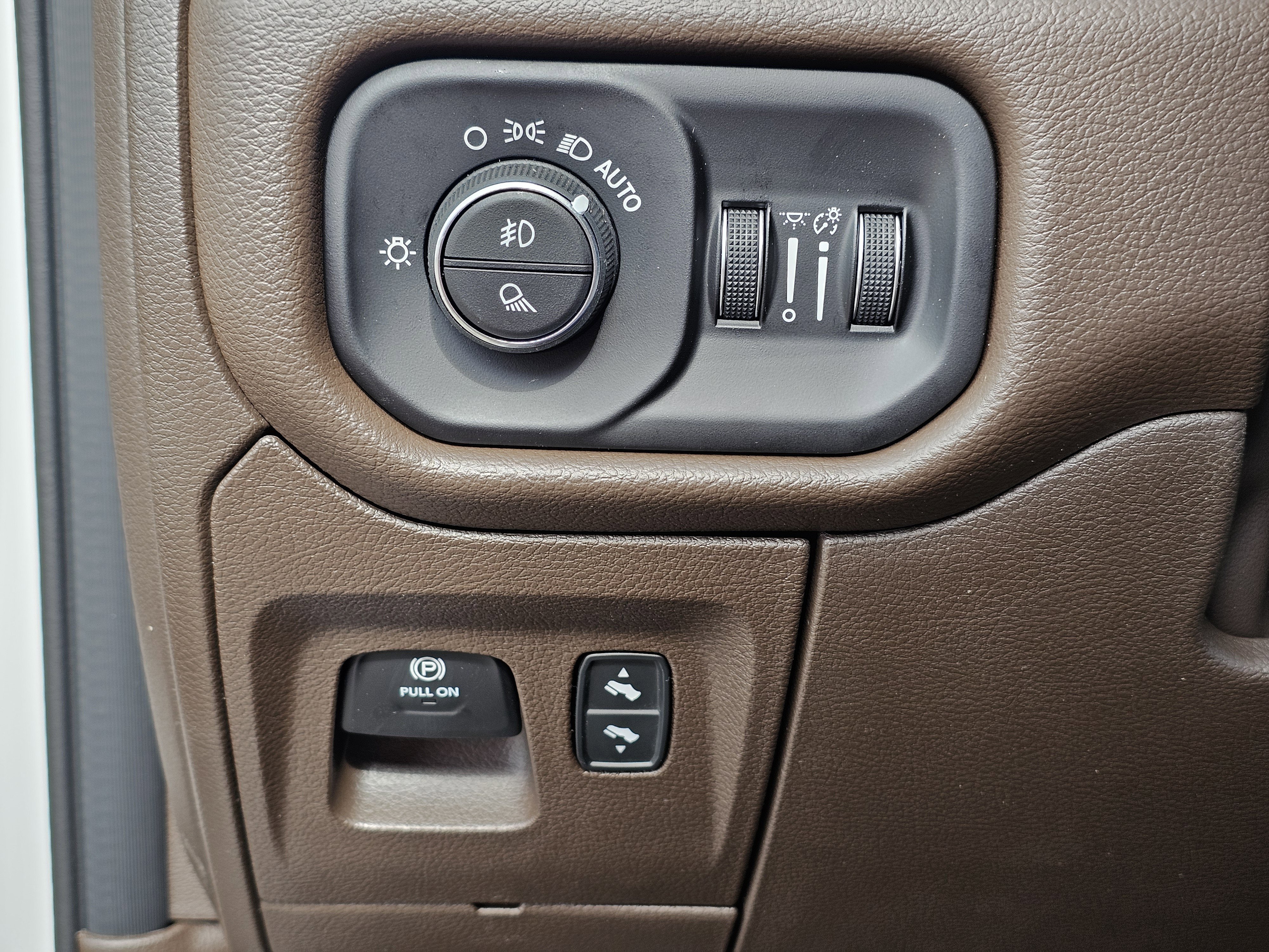 New 2026 Bright White Clearcoat Ram Laramie image 21