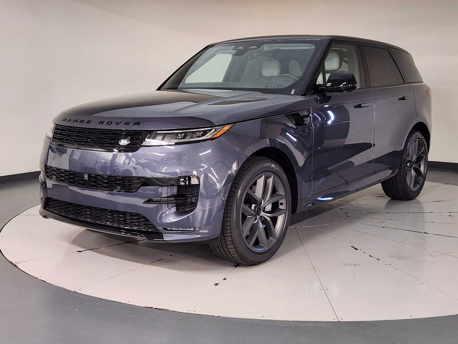 New 2026 Land Rover Range Rover Sport Dynamic SE