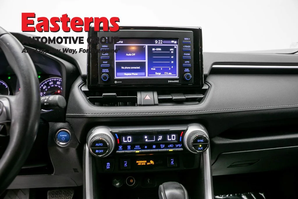 Used 2021 Silver Toyota XLE image 12