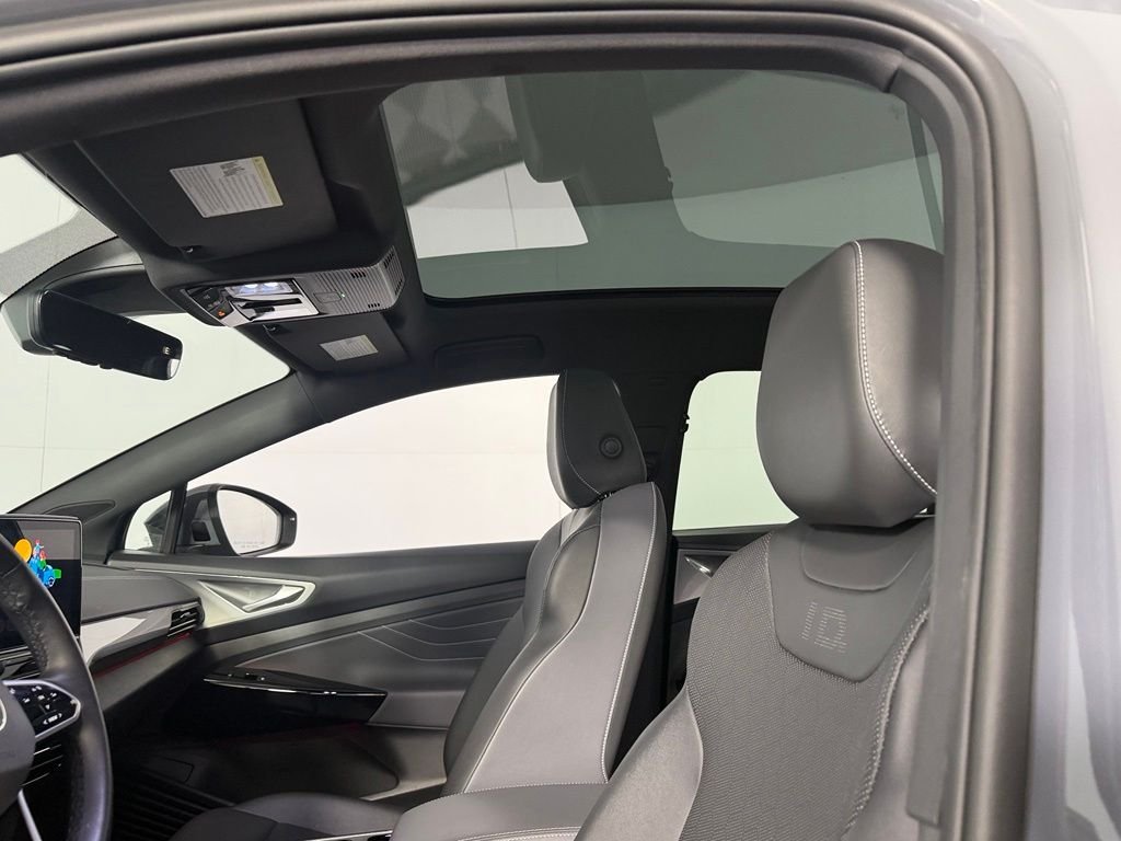 Used 2023 Black Volkswagen Pro S image 23