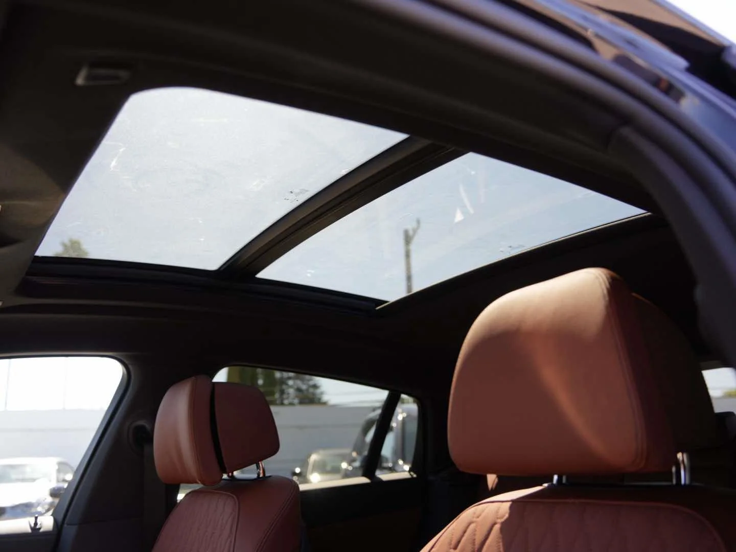 New 2027 Carbon Black Metallic BMW M60i image 17