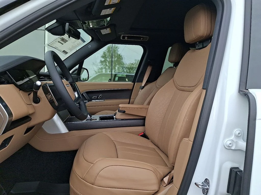 New 2026  Land Rover SE image 9
