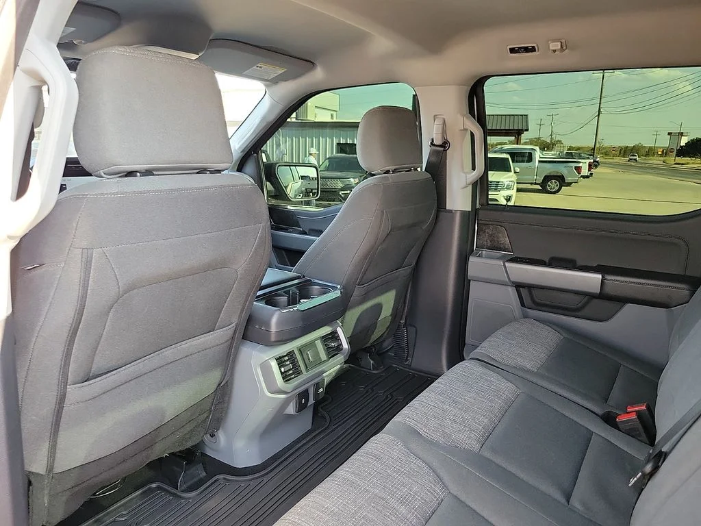 Used 2023 Silver Ford XLT image 16