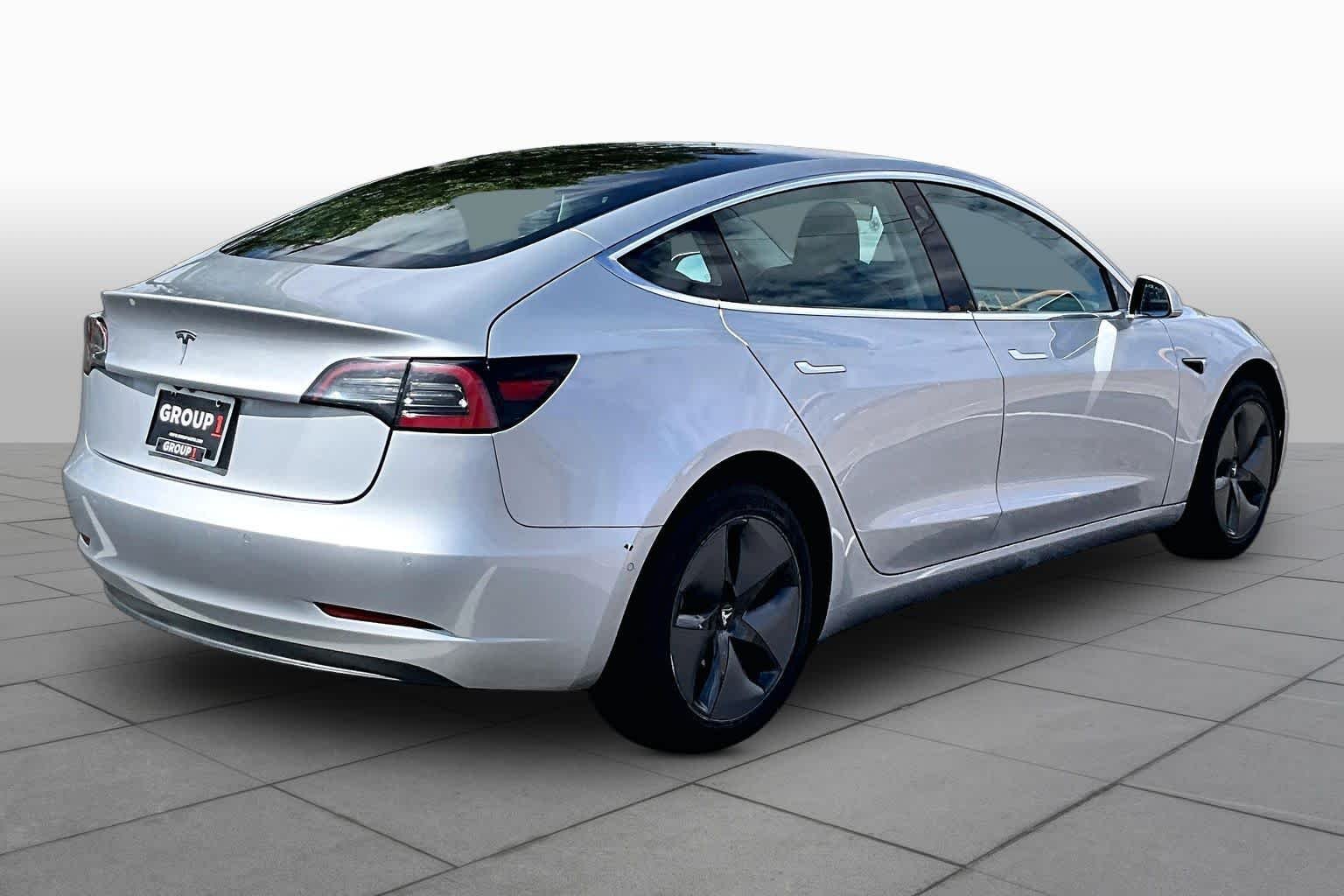 Used 2018 Midnight Silver Metallic Tesla Long Range Battery image 11