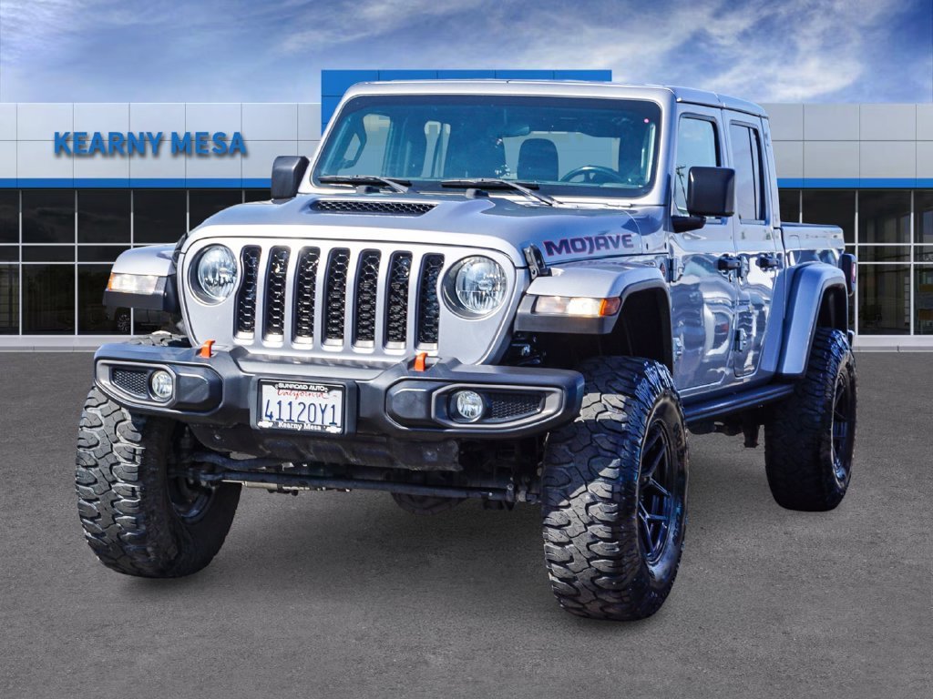 Used 2021 Silver Jeep Mojave image 3