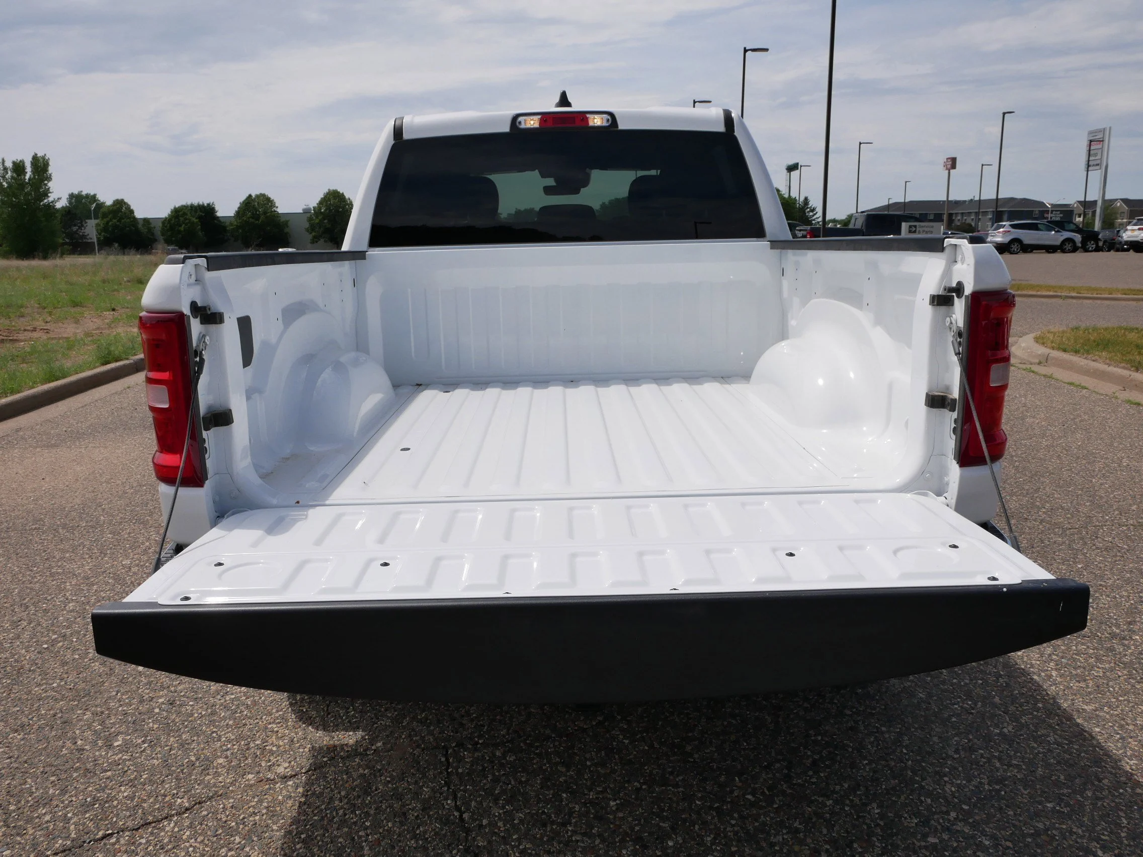 New 2026 Bright White Clear-Coat Exterior Paint RAM Big Horn image 6