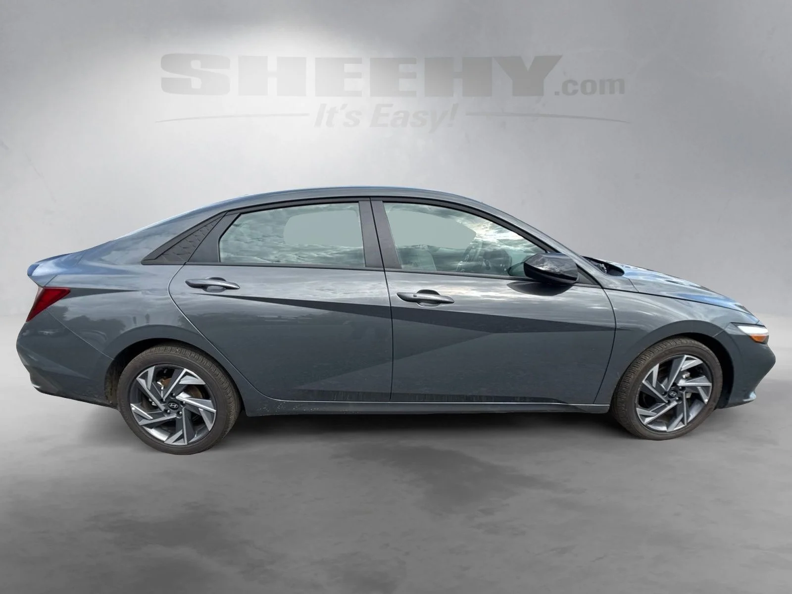 Used 2025 Gray Hyundai SEL Sport image 11