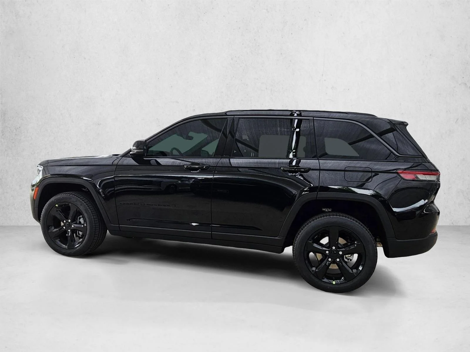 New 2026 Diamond Black Crystal Pearl-Coat Exterior Paint Jeep Limited image 5