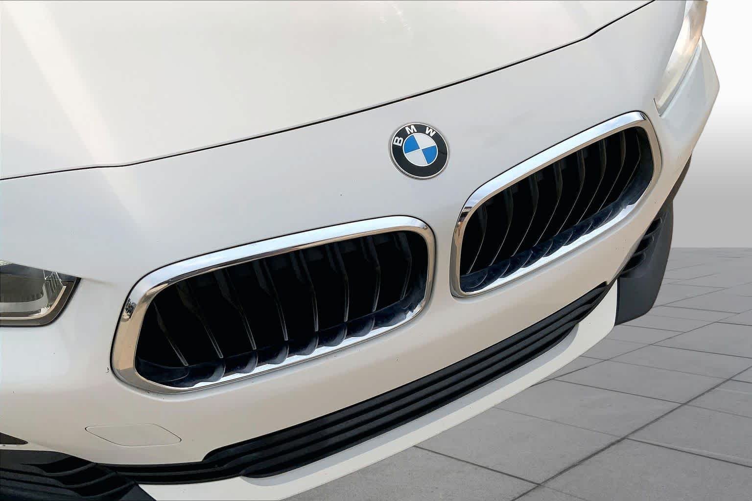 Used 2018 Alpine White BMW sDrive28i image 30