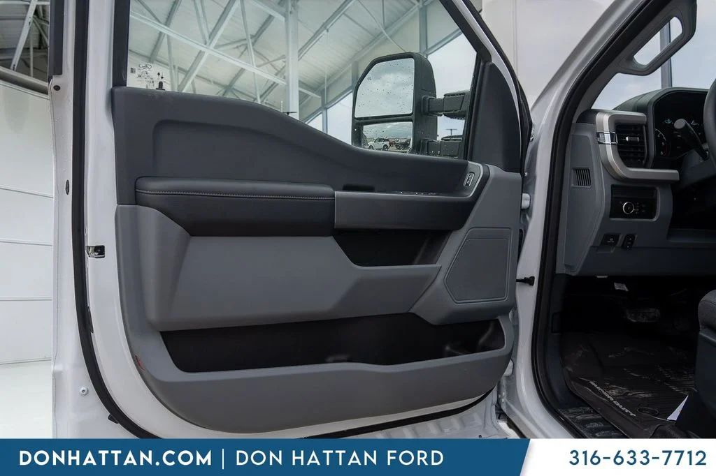 New 2026 Oxford White Ford F-350® XLT image 14