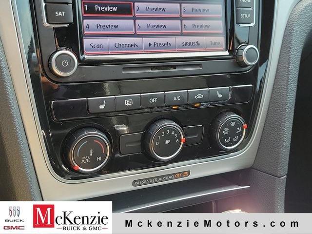 Used 2013 Silver Volkswagen SE image 18