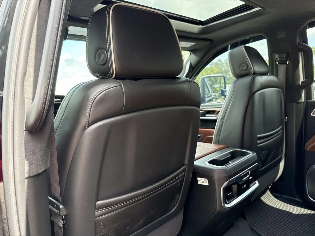 Used 2025 Black GMC Denali Ultimate image 17