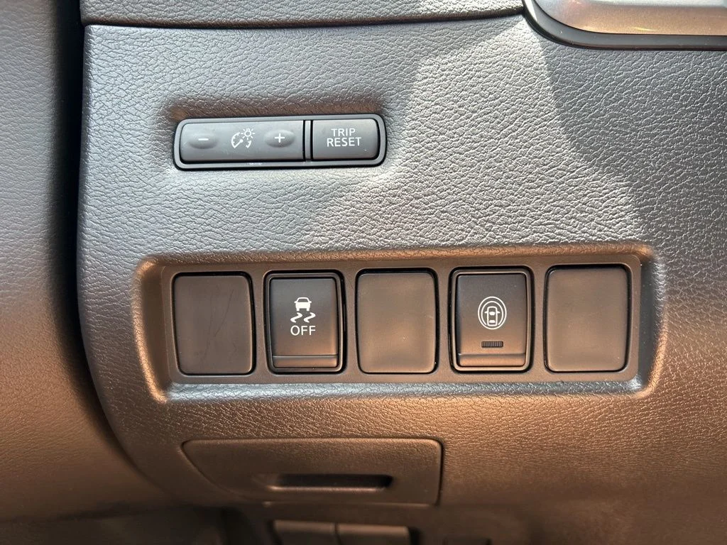 Certified Used 2024 White Nissan SV image 31