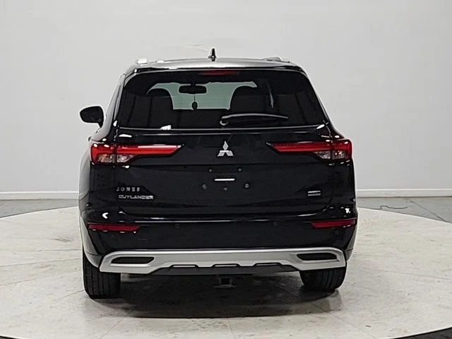 Used 2022 Black Mitsubishi SEL image 6