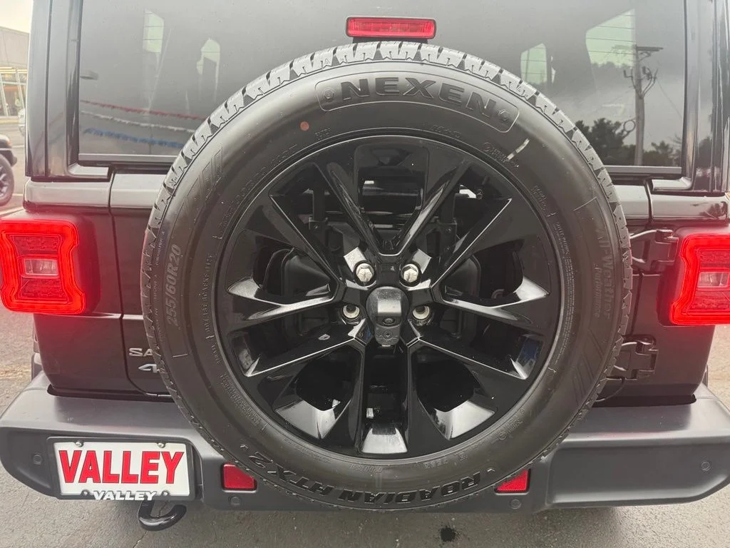 Used 2025 Black Jeep Sahara 4xe image 41
