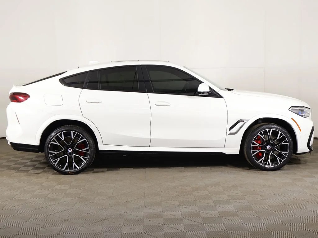 Used 2023 Alpine White BMW Base image 25