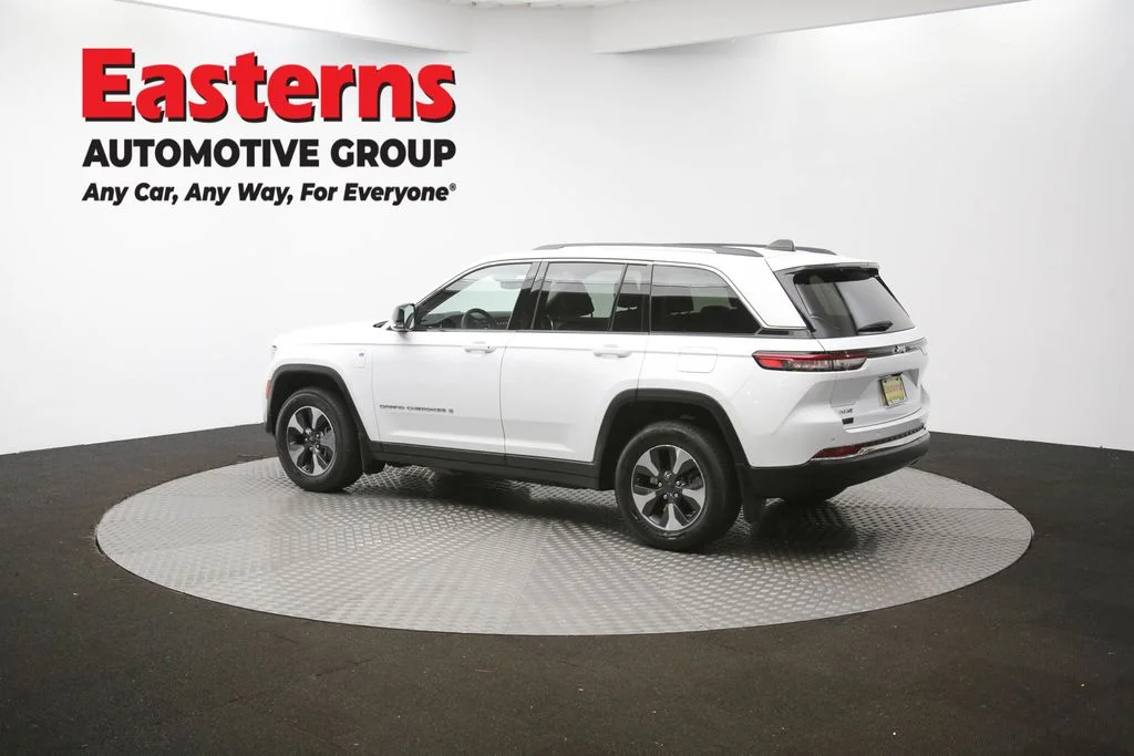 Used 2022 White Jeep 4xe image 58