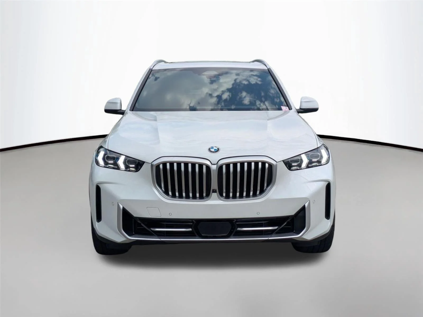 Used 2025 Mineral White Metallic BMW xDrive40i image 2