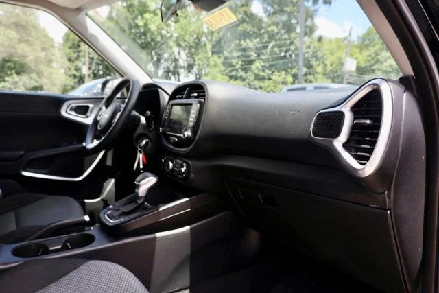 Used 2022 Black Kia LX image 35