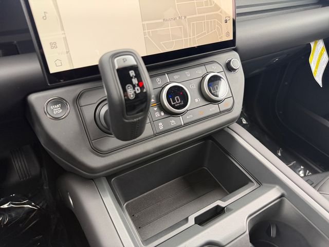 New 2026 Woolstone Green Land Rover X-Dynamic SE image 24