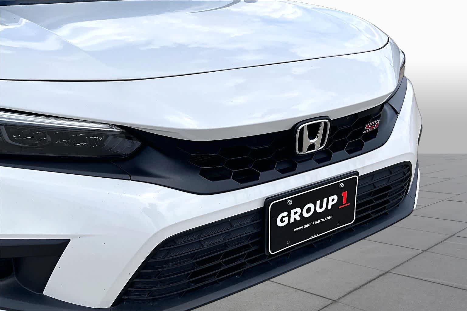 Used 2024 Platinum White Pearl Honda  image 39