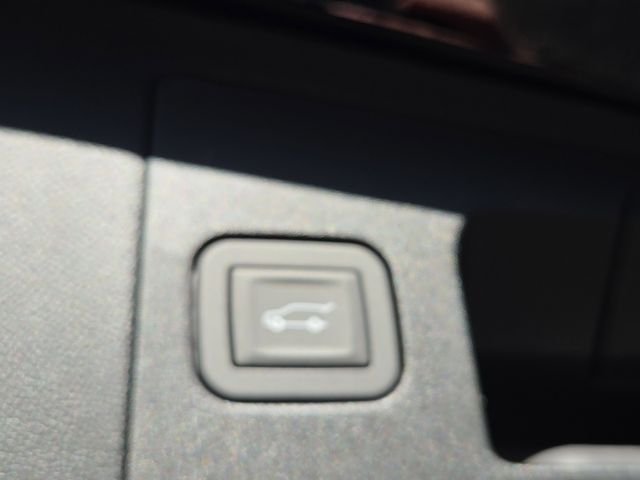 Used 2026 Black Metallic Cadillac Luxury image 11