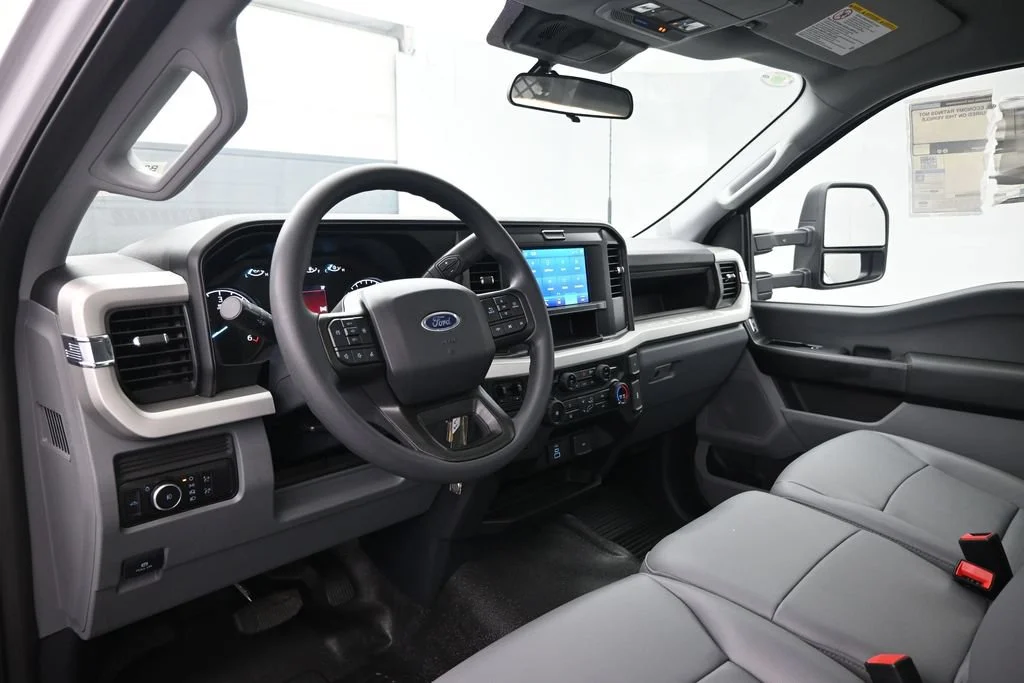 New 2026 Oxford White Ford XL image 17