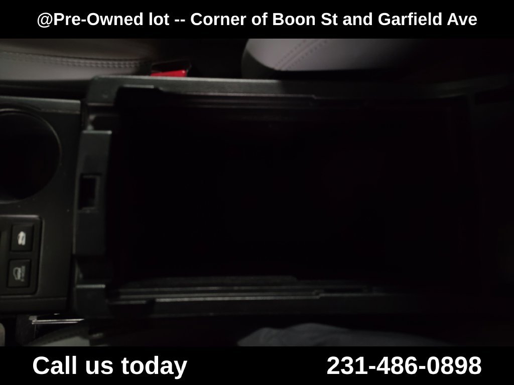 Used 2018 Gray Subaru 2.5i image 26
